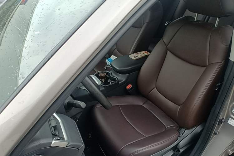 Used Toyota RAV4 2023 2.0L CVT Two-Wheel Drive Urban Edition Left Front Seat