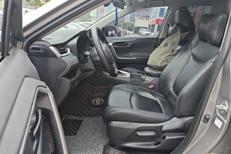 Used Toyota RAV4 2023 2.0L CVT Two-Wheel Drive Urban Edition Left Front Seat
