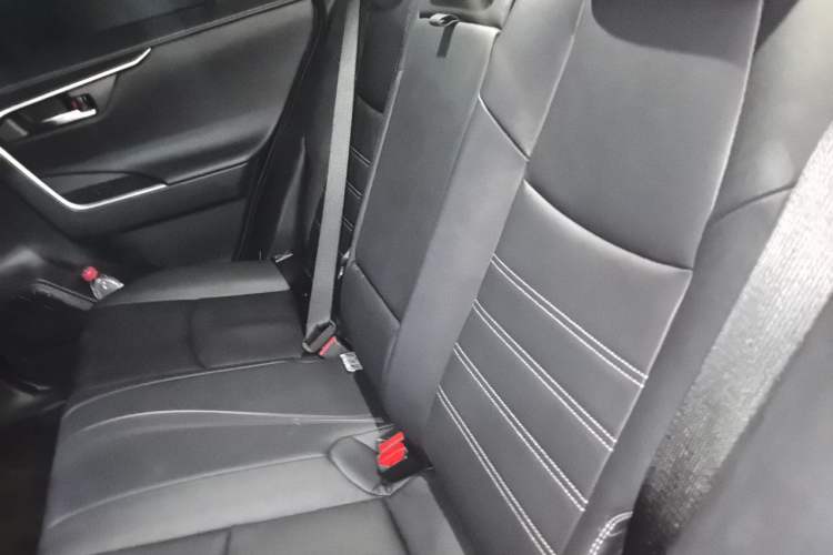Used Toyota RAV4 2023 Dual-Engine 2.5L E-CVT Two-Wheel Drive Elite Plus Edition Left Rear Seat