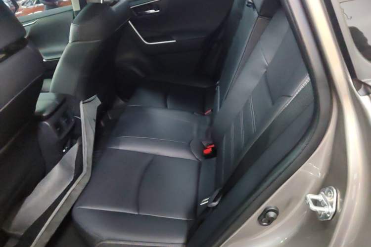 Used Toyota RAV4 2023 2.0L CVT Two-Wheel Drive Fashion Plus Edition Left Rear Seat