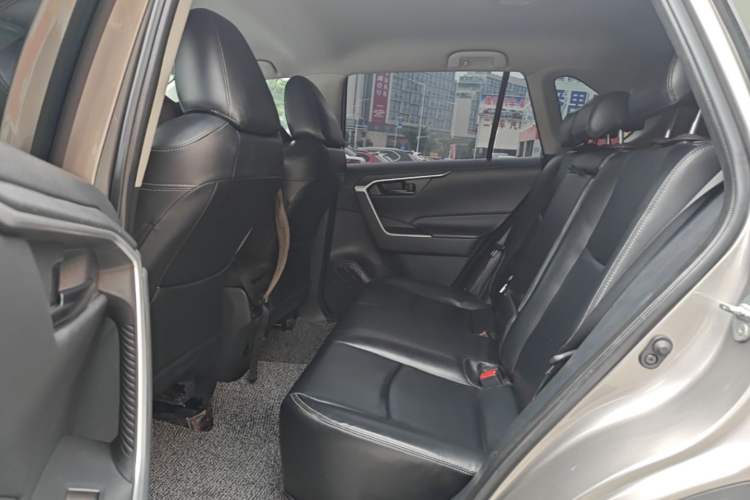 Used Toyota RAV4 2023 2.0L CVT Two-Wheel Drive Urban Edition Left Rear Seat