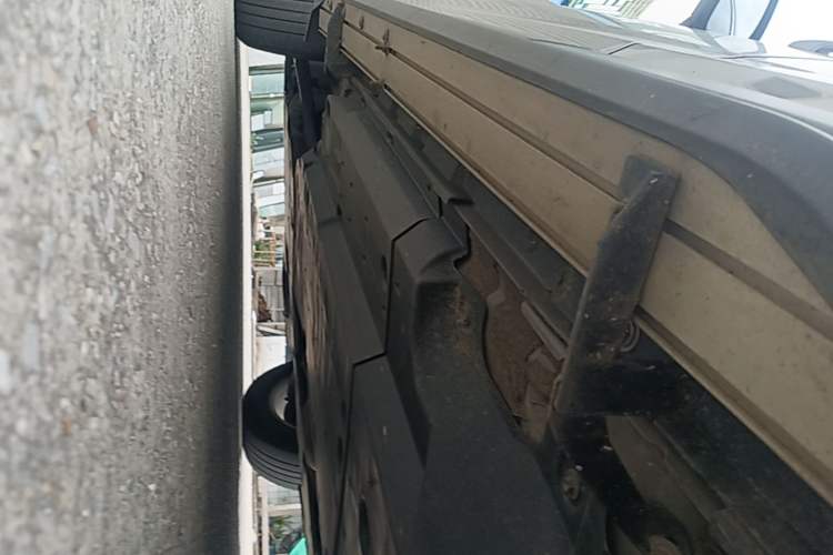 Used Toyota RAV4 2023 2.0L CVT Two-Wheel Drive Urban Edition Left Side Sill