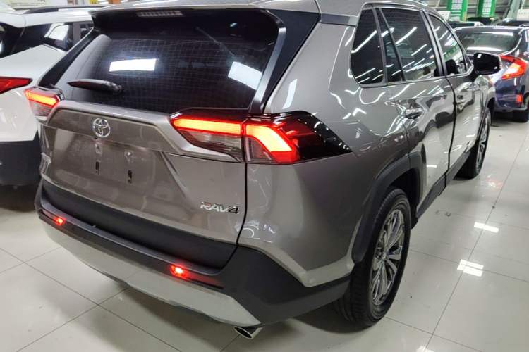 Used Toyota RAV4 2023 2.0L CVT Two-Wheel Drive Fashion Plus Edition Rear Right 45 Deg