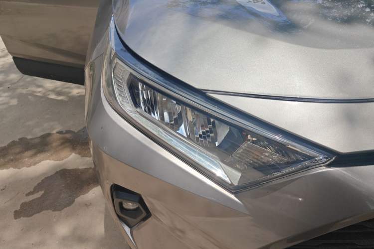 Used Toyota RAV4 2023 2.0L CVT Two-Wheel Drive Fashion Edition Right Front Headlight