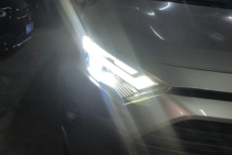 Used Toyota RAV4 2023 Dual-Engine 2.5L E-CVT Two-Wheel Drive Elite Plus Edition Right Front Headlight