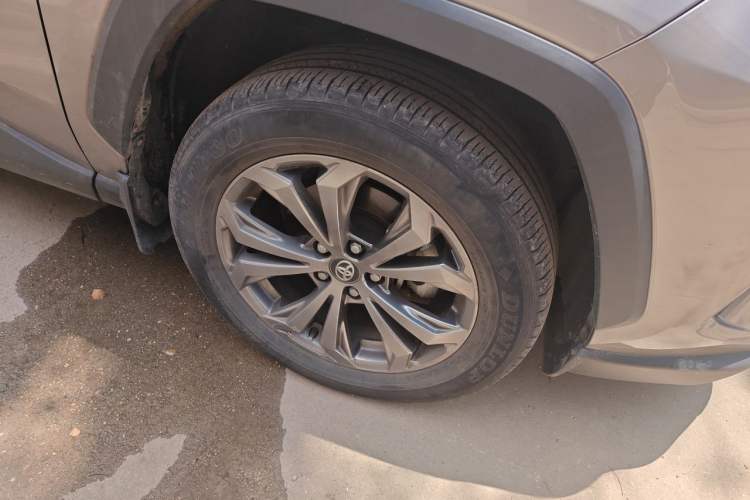 Used Toyota RAV4 2023 2.0L CVT Two-Wheel Drive Fashion Edition Right Front Wheel Hub