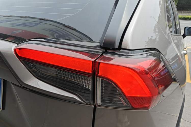 Used Toyota RAV4 2023 2.0L CVT Two-Wheel Drive Urban Edition Right Rear Taillight