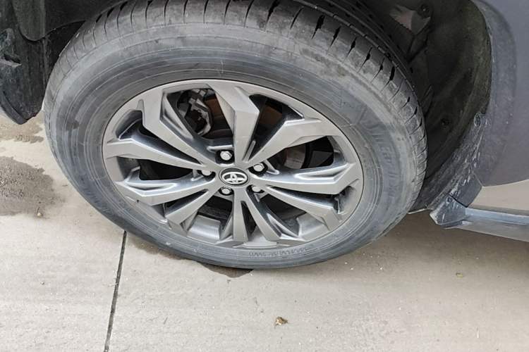 Used Toyota RAV4 2023 2.0L CVT Two-Wheel Drive Fashion Edition Right Rear Wheel Hub