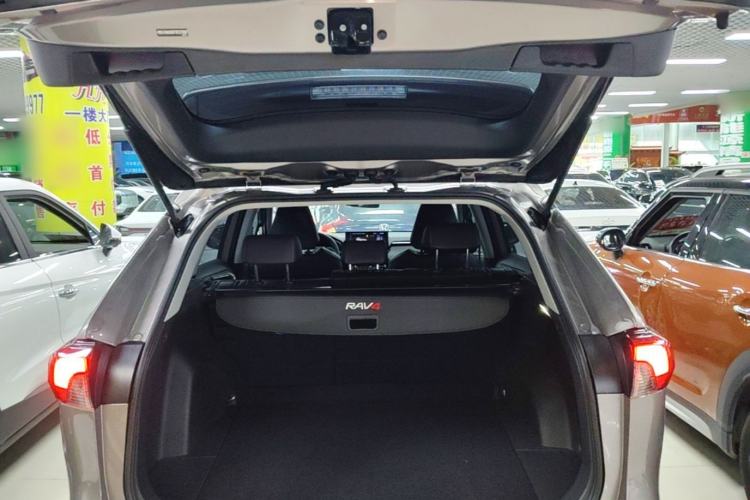 Used Toyota RAV4 2023 2.0L CVT Two-Wheel Drive Fashion Plus Edition Trunk