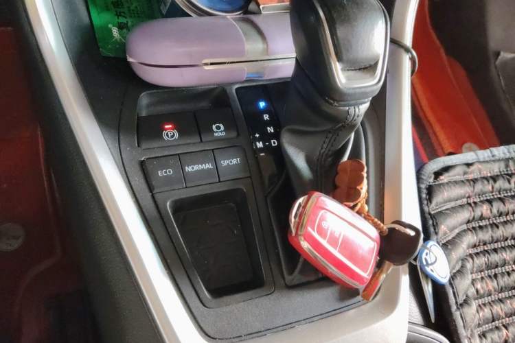Used Toyota RAV4 2023 2.0L CVT Two-Wheel Drive Fashion Plus Edition Gear Lever
