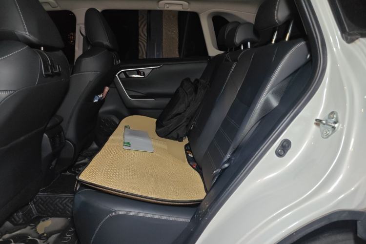 Used Toyota RAV4 2023 2.0L CVT Two-Wheel Drive Fashion Plus Edition Left Rear Seat