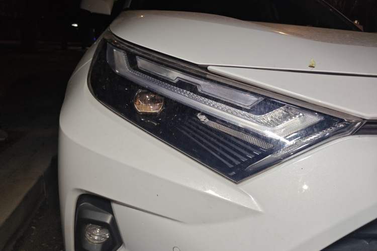Used Toyota RAV4 2023 2.0L CVT Two-Wheel Drive Fashion Plus Edition Right Front Headlight