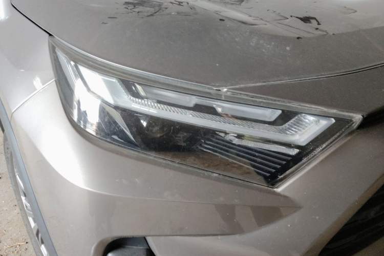 Used Toyota RAV4 2023 2.0L CVT Two-Wheel Drive Fashion Plus Edition Right Front Headlight
