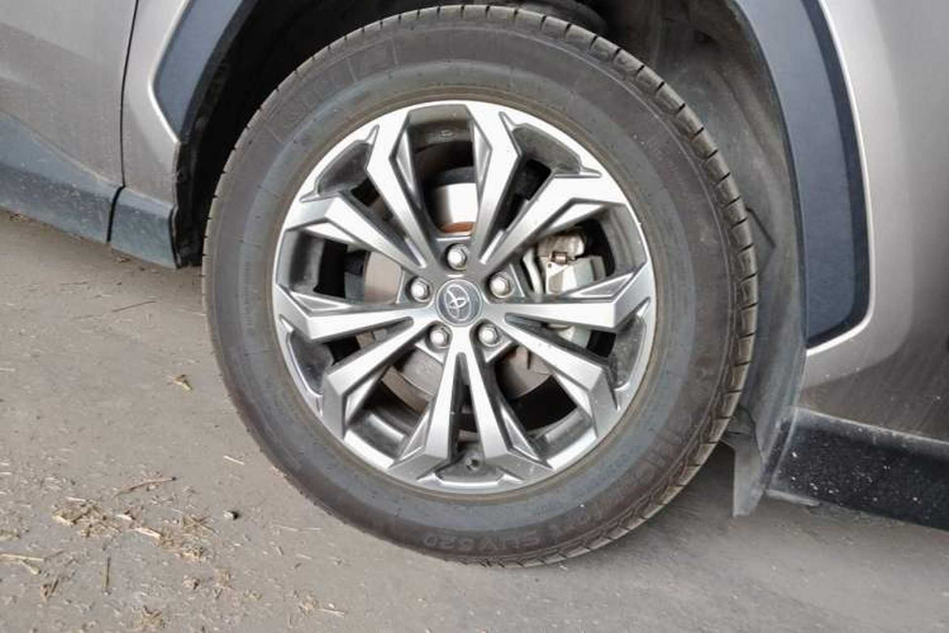 Used Toyota RAV4 2023 2.0L CVT Two-Wheel Drive Fashion Plus Edition Right Front Wheel Hub