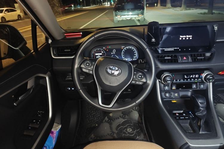 Used Toyota RAV4 2023 2.0L CVT Two-Wheel Drive Fashion Plus Edition Steering Wheel