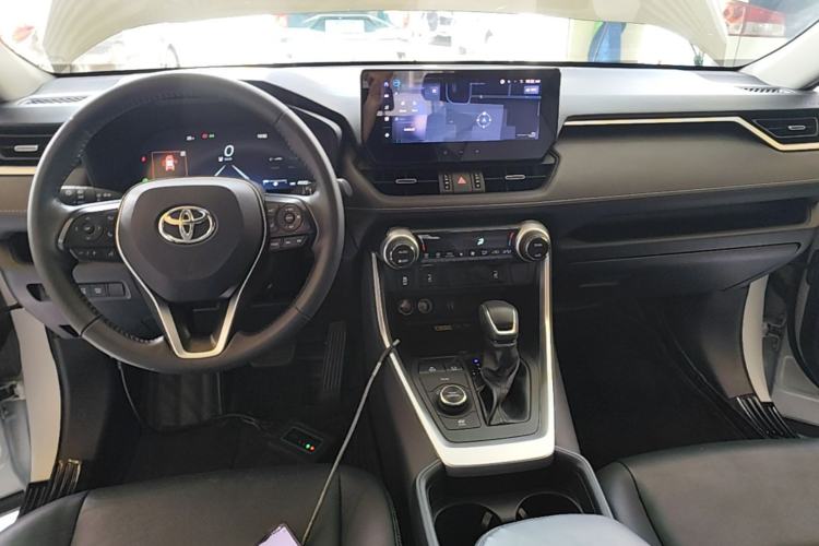 Used Toyota RAV4 2023 Dual-Engine 2.5L E-CVT Four-Wheel Drive Elite Plus Edition Center Console