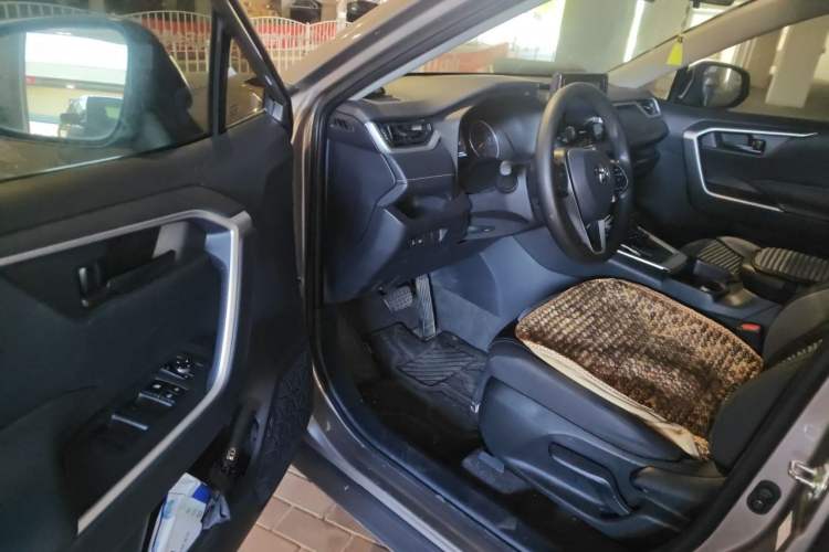 Used Toyota RAV4 2023 2.0L CVT Two-Wheel Drive Urban Edition Driver Seat