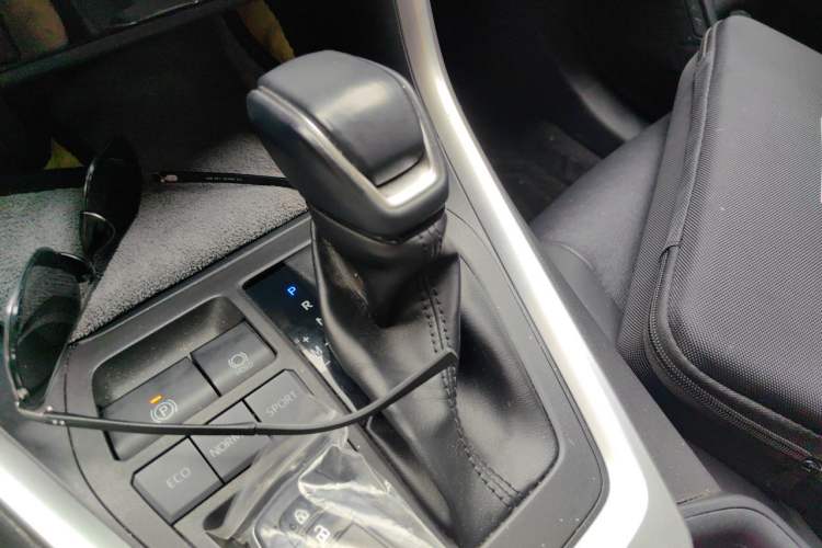 Used Toyota RAV4 2023 2.0L CVT Two-Wheel Drive Fashion Plus Edition Gear Lever