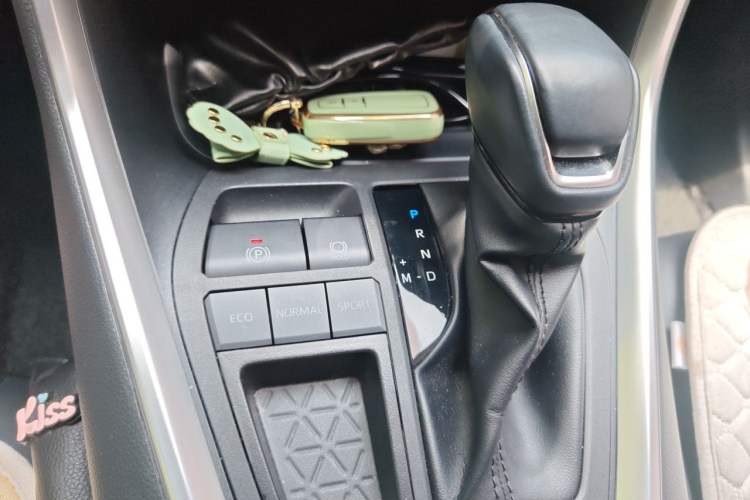 Used Toyota RAV4 2023 2.0L CVT Two-Wheel Drive Fashion Plus Edition Gear Lever