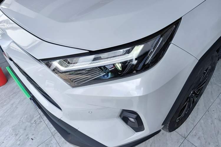 Used Toyota RAV4 2023 Dual-Engine 2.5L E-CVT Four-Wheel Drive Elite Plus Edition Left Front Headlight