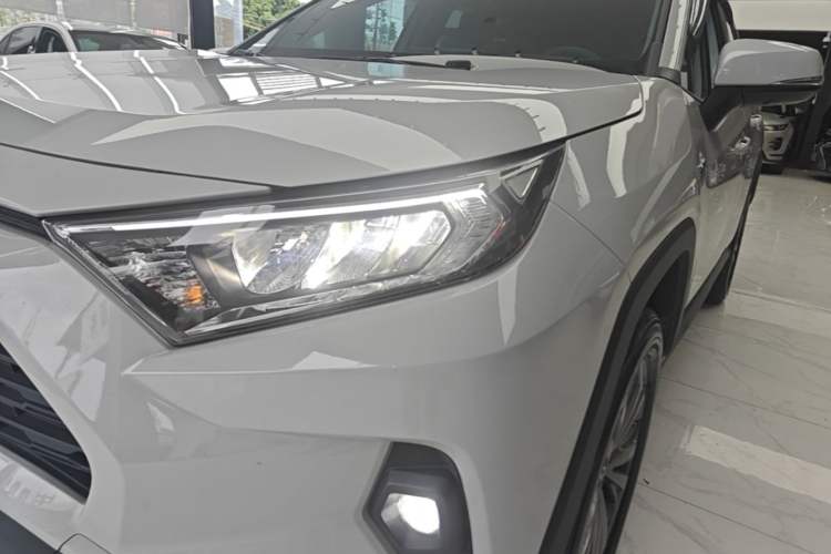 Used Toyota RAV4 2023 Dual-Motor 2.5L E-CVT Two-Wheel Drive Elite Edition Left Front Headlight