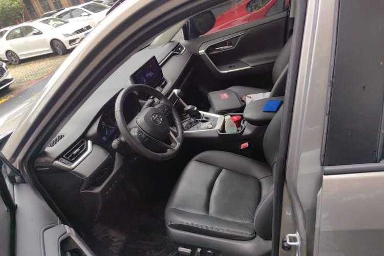 Used Toyota RAV4 2023 2.0L CVT Two-Wheel Drive Fashion Plus Edition Left Front Seat