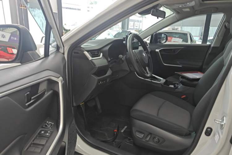 Used Toyota RAV4 2023 Dual-Motor 2.5L E-CVT Two-Wheel Drive Elite Edition Left Front Seat