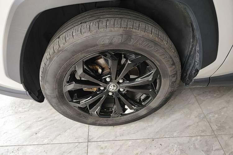 Used Toyota RAV4 2023 Dual-Engine 2.5L E-CVT Four-Wheel Drive Elite Plus Edition Left Front Wheel Hub