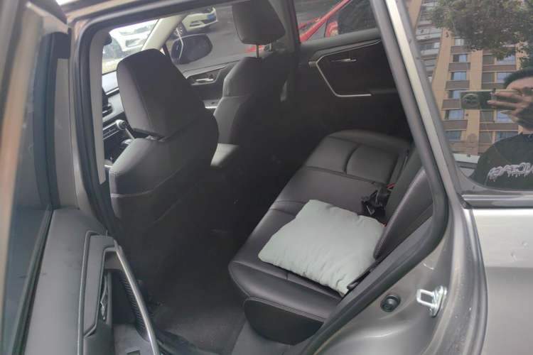 Used Toyota RAV4 2023 2.0L CVT Two-Wheel Drive Fashion Plus Edition Left Rear Seat