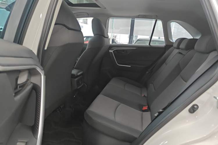 Used Toyota RAV4 2023 Dual-Motor 2.5L E-CVT Two-Wheel Drive Elite Edition Left Rear Seat