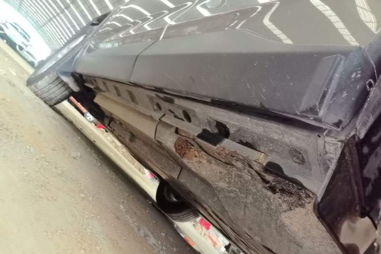 Used Toyota RAV4 2023 2.0L CVT Two-Wheel Drive Urban Edition Left Side Sill