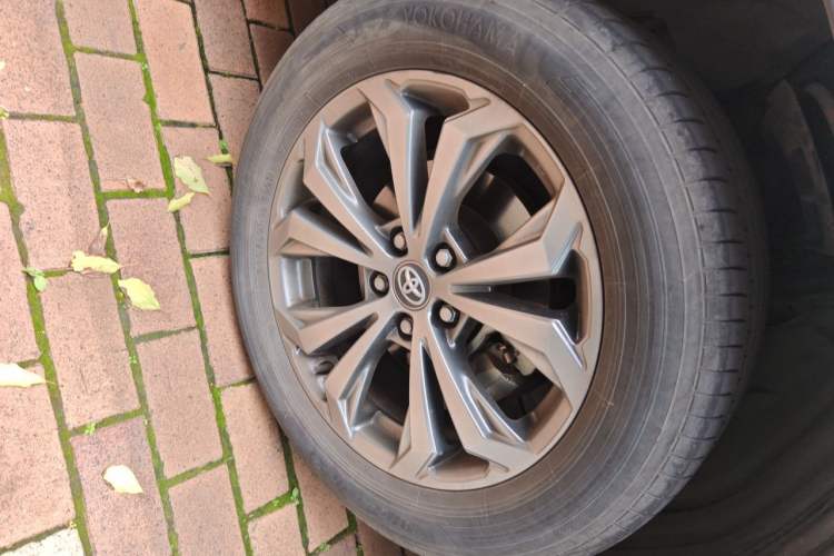 Used Toyota RAV4 2023 2.0L CVT Two-Wheel Drive Fashion Plus Edition Right Front Wheel Hub