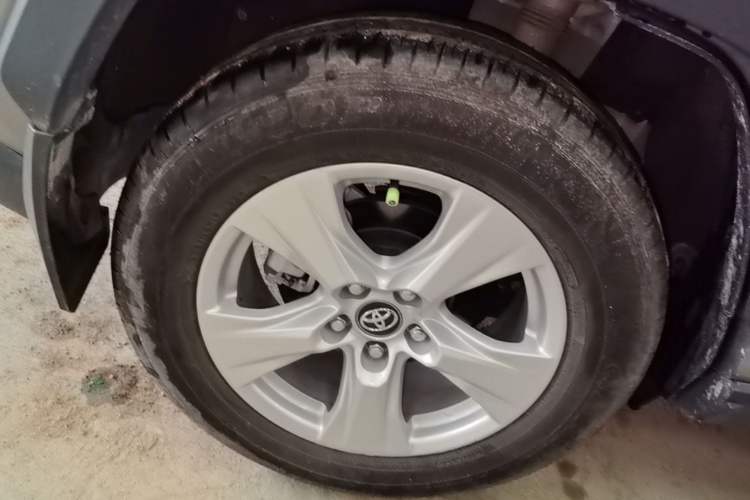 Used Toyota RAV4 2023 2.0L CVT Two-Wheel Drive Urban Edition Right Rear Wheel Hub