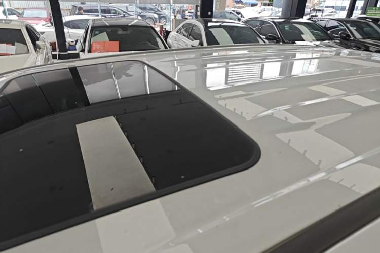 Used Toyota RAV4 2023 Dual-Motor 2.5L E-CVT Two-Wheel Drive Elite Edition Roof