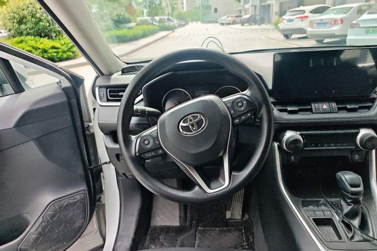 Used Toyota RAV4 2023 2.0L CVT Two-Wheel Drive Urban Edition Steering Wheel