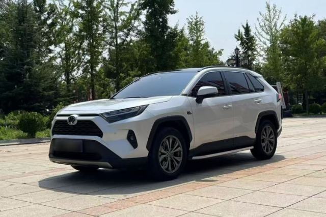Toyota RAV4 2023 2.0L CVT Two-Wheel Drive 20th Anniversary Platinum Edition usado