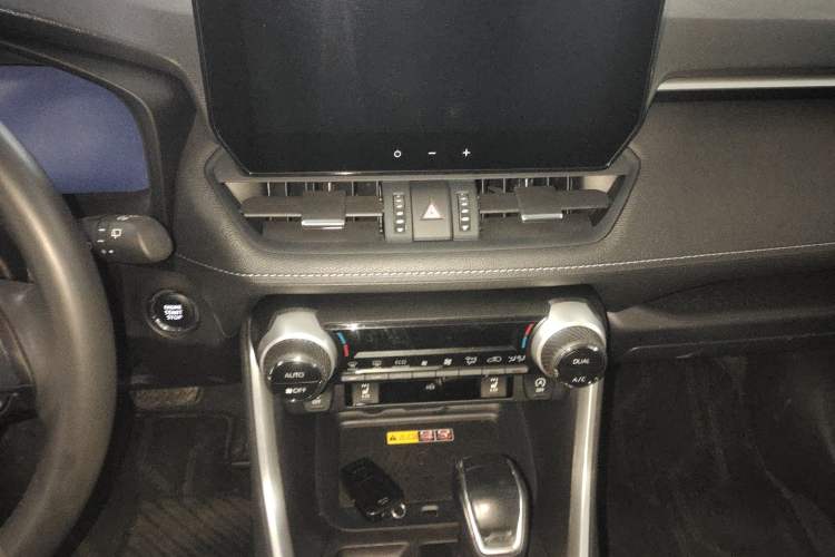 Used Toyota RAV4 2023 2.0L CVT Two-Wheel Drive Fashion Plus Edition Audio And AC Panel