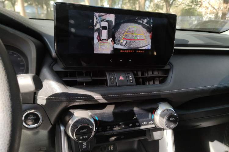 Used Toyota RAV4 2023 Dual-Motor 2.5L E-CVT Two-Wheel Drive Elite Edition Audio And AC Panel