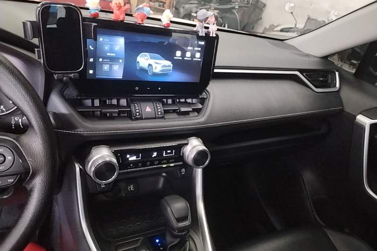Used Toyota RAV4 2023 2.0L CVT Two-Wheel Drive Urban Edition Audio And AC Panel