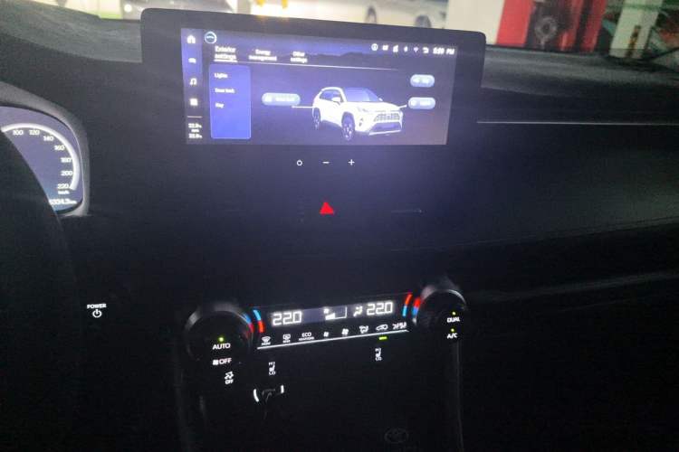 Used Toyota RAV4 2023 Dual-Engine 2.5L E-CVT Four-Wheel Drive Elite Plus Edition Audio And AC Panel