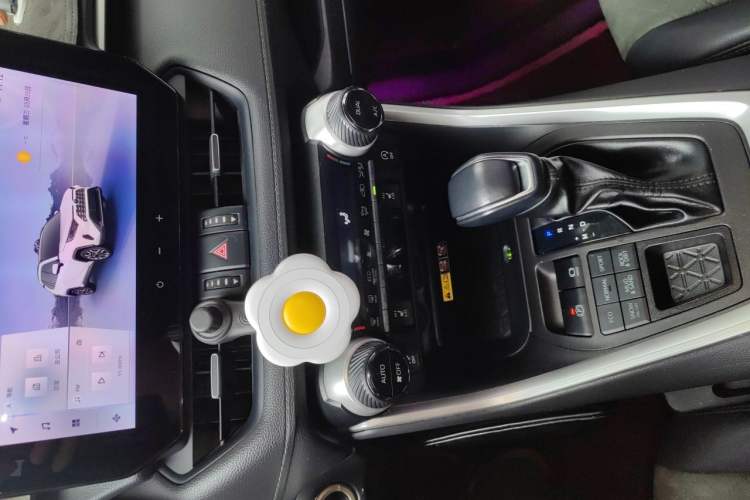 Used Toyota RAV4 2023 2.0L CVT 4x4 Explorer Plus Edition Audio And AC Panel