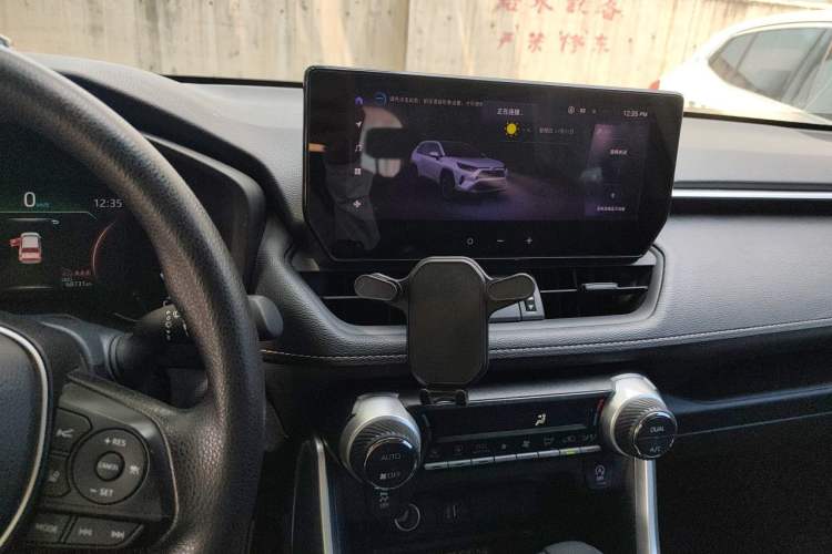 Used Toyota RAV4 2023 2.0L CVT Two-Wheel Drive Fashion Edition Audio And AC Panel