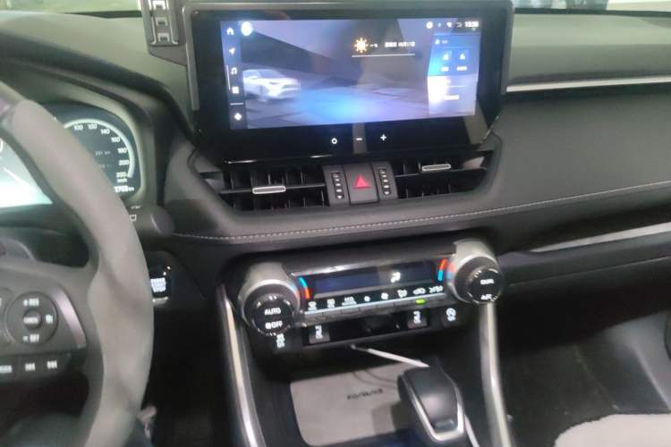 Used Toyota RAV4 2023 2.0L CVT Two-Wheel Drive Fashion Plus Edition Audio And AC Panel