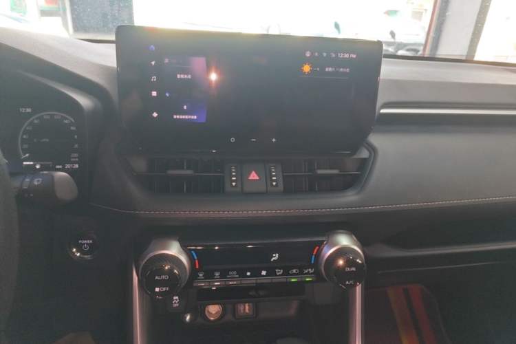 Used Toyota RAV4 2023 Dual-Motor 2.5L E-CVT Two-Wheel Drive Elite Edition Audio And AC Panel