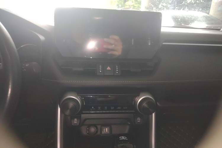 Used Toyota RAV4 2023 2.0L CVT Two-Wheel Drive Urban Edition Audio And AC Panel