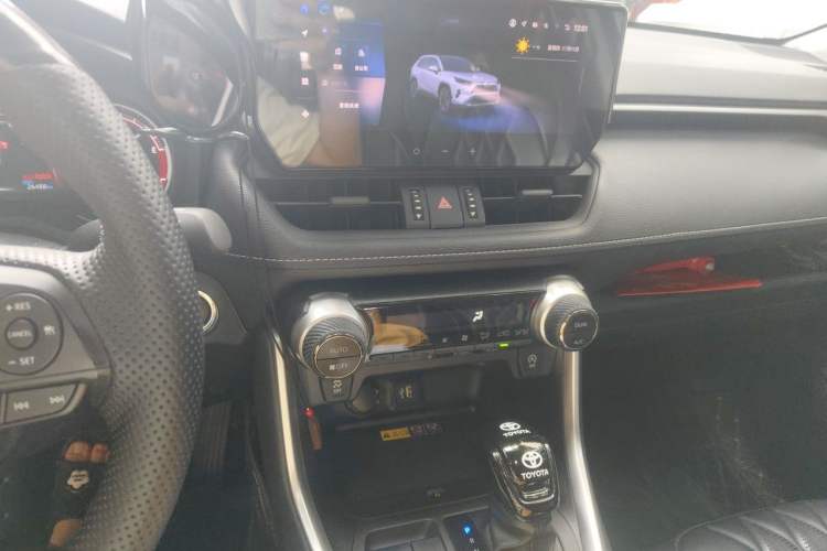 Used Toyota RAV4 2023 2.0L CVT Two-Wheel Drive Fashion Edition Audio And AC Panel