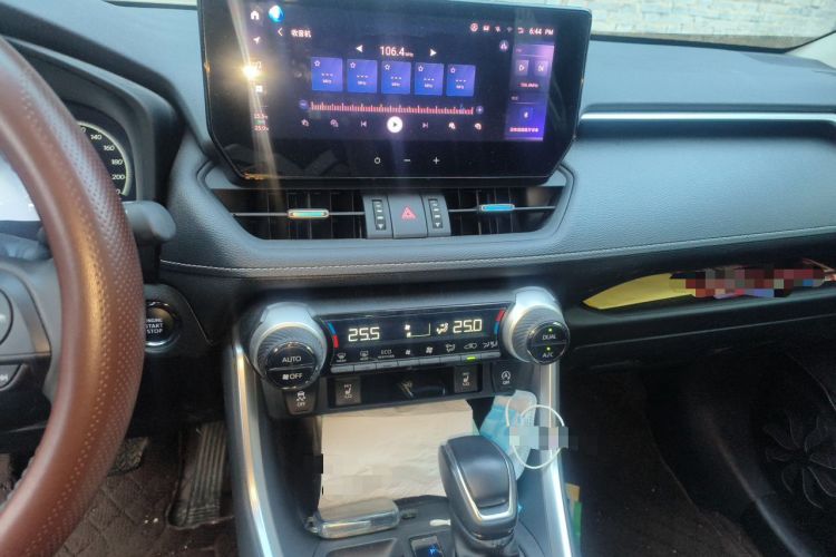 Used Toyota RAV4 2023 2.0L CVT Two-Wheel Drive Fashion Plus Edition Audio And AC Panel