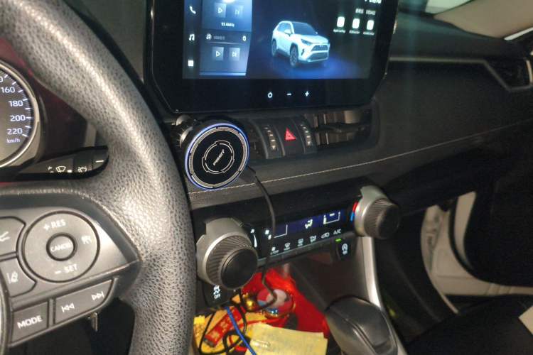 Used Toyota RAV4 2023 2.0L CVT Two-Wheel Drive Urban Edition Audio And AC Panel