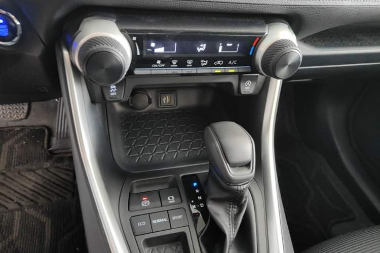 Used Toyota RAV4 2023 2.0L CVT Two-Wheel Drive Urban Edition Audio And AC Panel