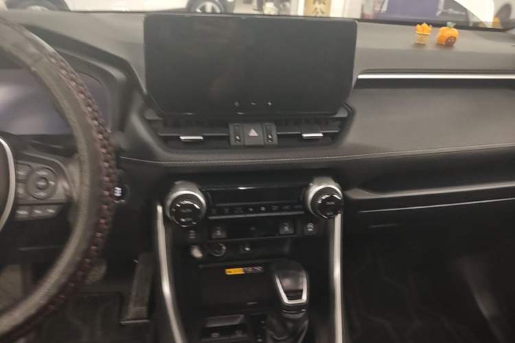 Used Toyota RAV4 2023 2.0L CVT Two-Wheel Drive Fashion Plus Edition Audio And AC Panel